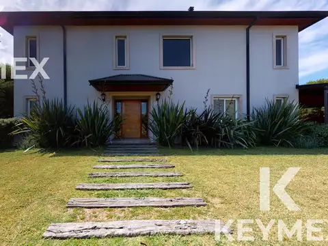 Casa en Venta con 4 cocheras