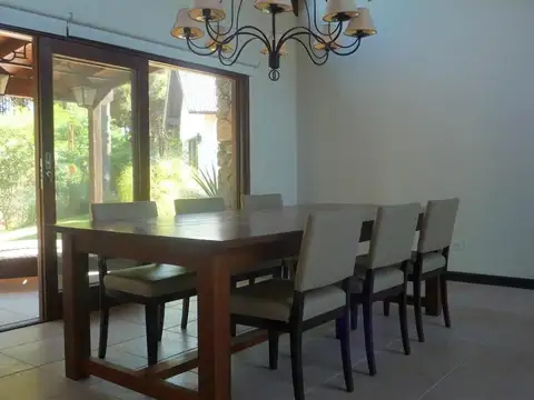 Casa en Venta - Pinamar, Zona Norte - Ref: 8204 -