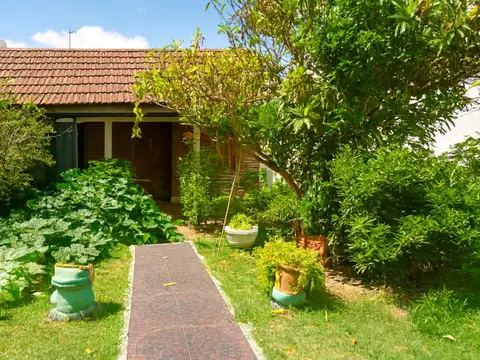 ALQUILER DE CASA CON JARDIN