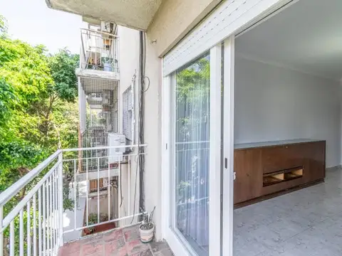 Porcel Peralta 1088, Versalles