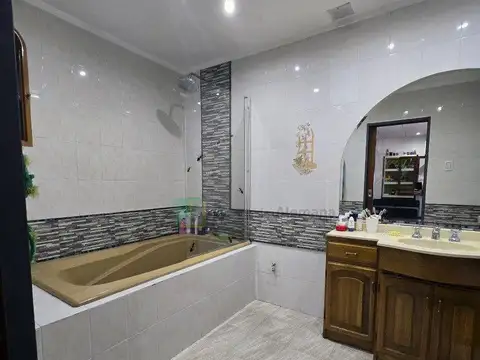 Casa 3 ambientes con 2 baños
