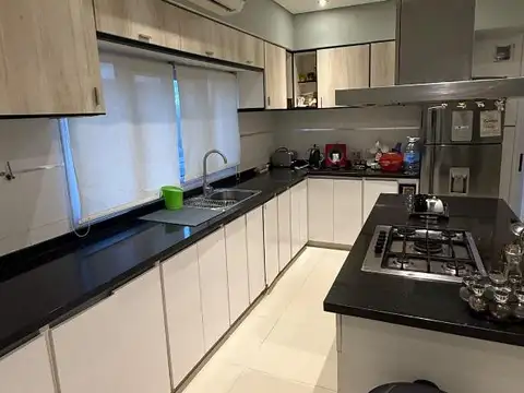 CASA 4 DORMS Y PLAYROOM EN TERRAVISTA