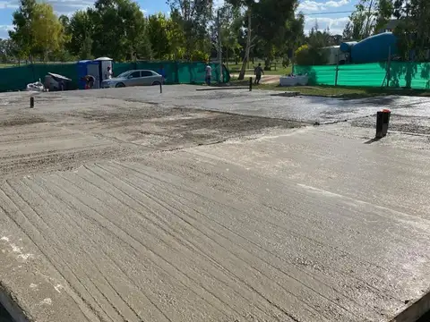 Casa 9 ambientes con 3 baños
