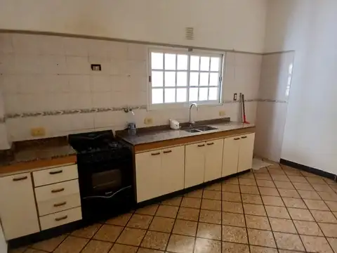 Depto Tipo Casa 5 ambientes con 2 baños