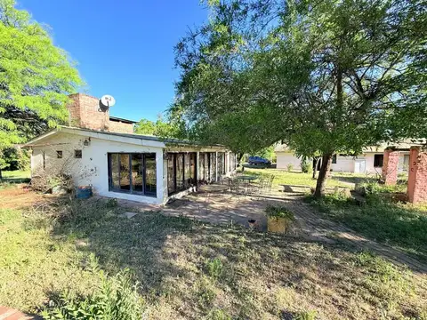 Casa en Venta con 2 cocheras