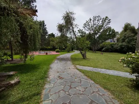 Casa en Venta con 2 cocheras