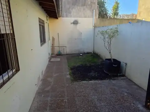 Departamento en Alquiler en Rafael Calzada, $ 500.000