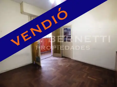 2 Ambientes - Primer Piso - Excelente zona - Terraza de uso común 