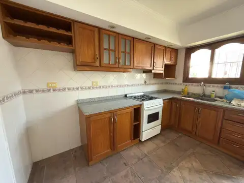Depto Tipo Casa 4 ambientes con 2 baños