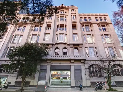 Paseo Colón 746 3°
