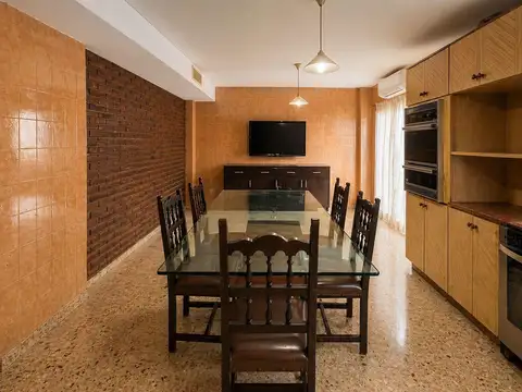 Casa en Venta en Chacarita, USD 220.000