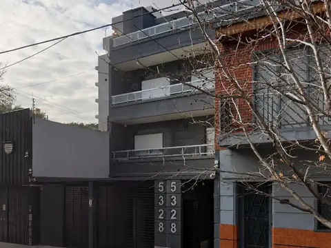 Depto Tipo Casa 3 ambientes con 2 baños