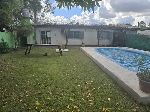 Quinta Sauce Montrull de dos dormitorios con departamento al frente a ruta 12