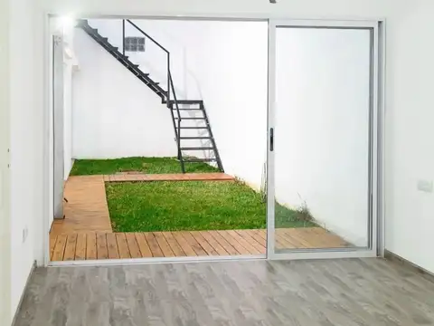 Depto Tipo Casa en Venta 5 años