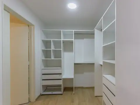 Venta 3 Ambientes, 2 Baños, Suite, Vestidor, Patio y Parrilla, Muy Luminoso En Villa del Parque