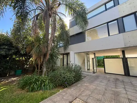 Venta de triplex de 2 dormitorios, en gonnet