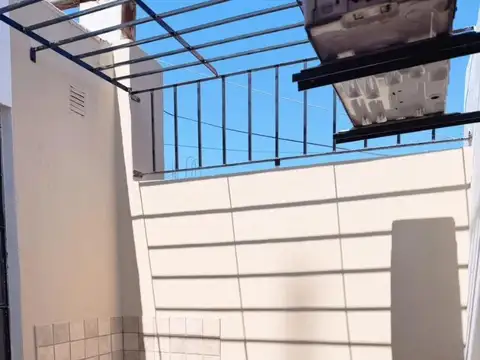 Depto Tipo Casa en Venta de 2 ambientes