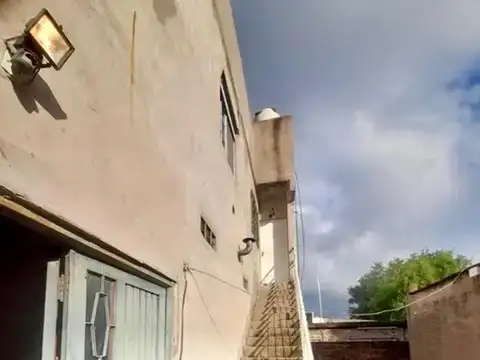 Casa 6 ambientes con 4 baños