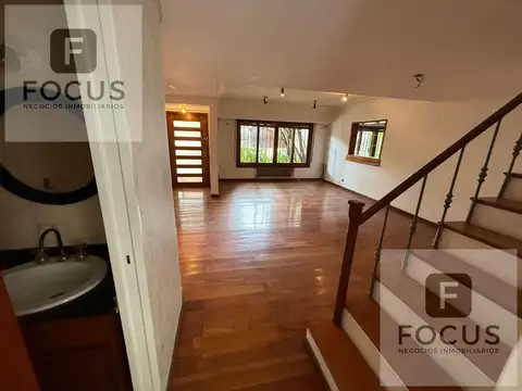 Casa en Venta con 2 cocheras