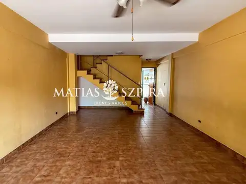 Venta de Casa 4 Ambientes en Villa del Parque, Apto Credito