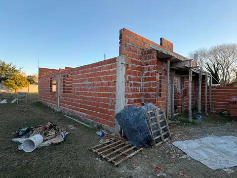 Casa 3 ambientes con 1 baño