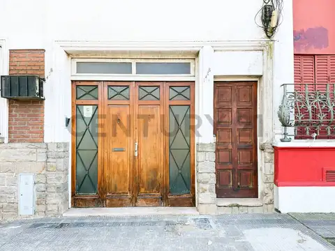 Ph de 2 dormitorios con patio  en venta  en La Plata