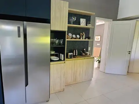Casa 6 ambientes con 3 baños