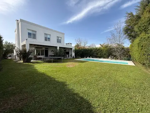 Casa en Venta con 5 cocheras