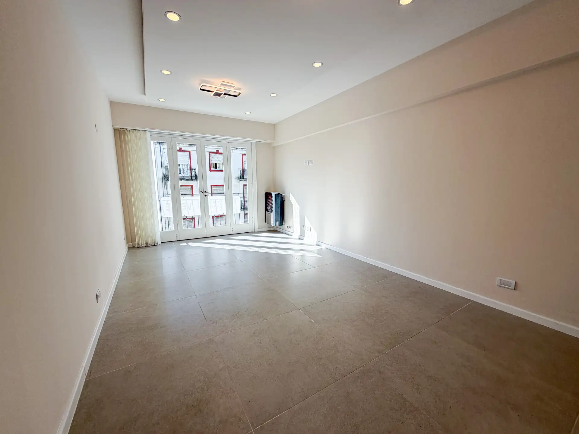 Depto 3 amb con dependencia, 79m² con balcón — Rivadavia y Santa Fe