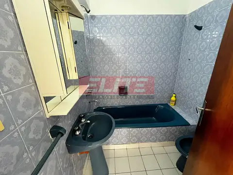 Depto 2 amb. con cocina separada a metros av. Cordoba y Coronel Diaz