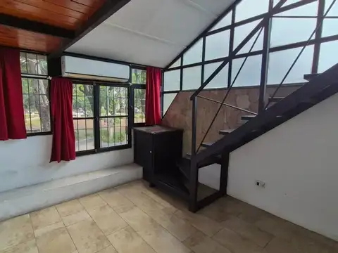 Depto Tipo Casa 2 ambientes con 1 baño
