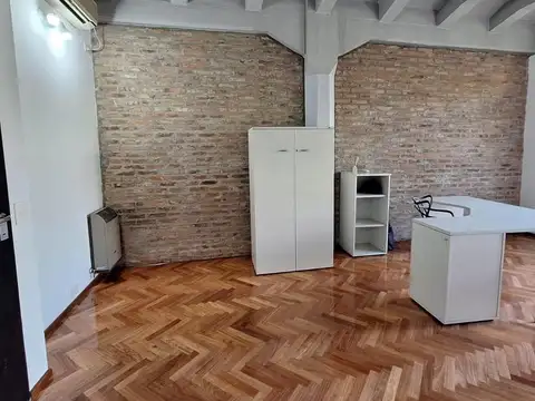 Oficina 2 ambientes con 1 baño