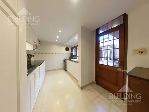 Casa en venta - La Plata - 3 dormitorios - Cochera - Terraza