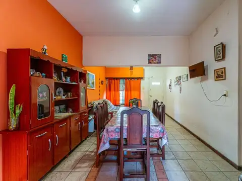 Casa en venta 2 dormitorios con cochera