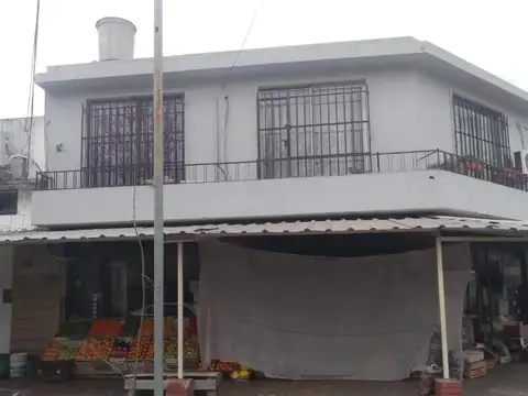 Venta locales y depto en esquina, Muñiz