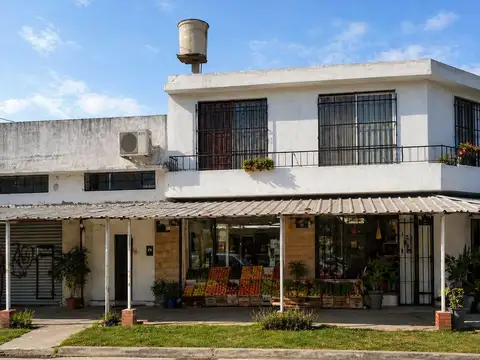 Venta locales y depto en esquina, Muñiz
