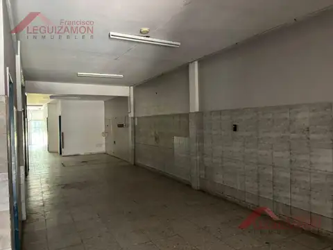Local en Venta en Isidro Casanova, USD 100.000