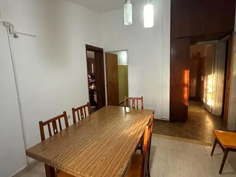 Casa en muy buen estado cerca del Parque de la Agricultura