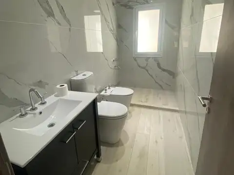 Casa 6 ambientes con 2 baños