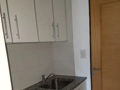 Departamento 3 amb. mas escritorio con cochera doble excelente Bernal centro