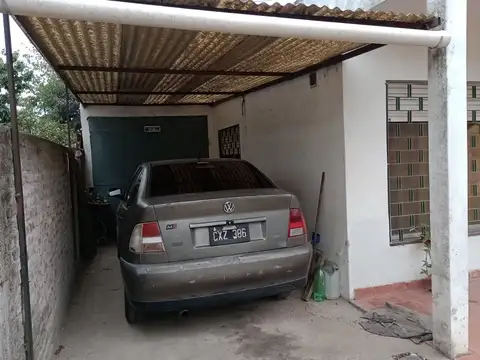 Casa 3 ambientes con 1 baño