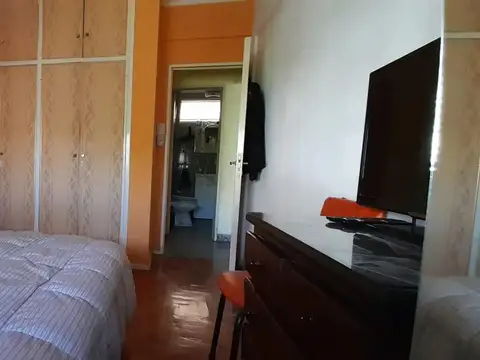 Departamento 3 ambientes (por escalera)  en venta  -Zona Boe