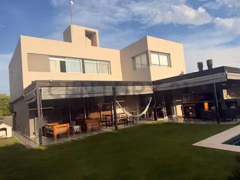 VENTA CASA DE CATEGORIA EN LA MORADA VILLA ALLENDE