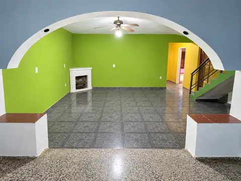 Casa en venta en Isidro Casanova