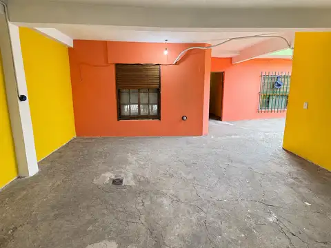 Casa en alquiler en Isidro Casanova