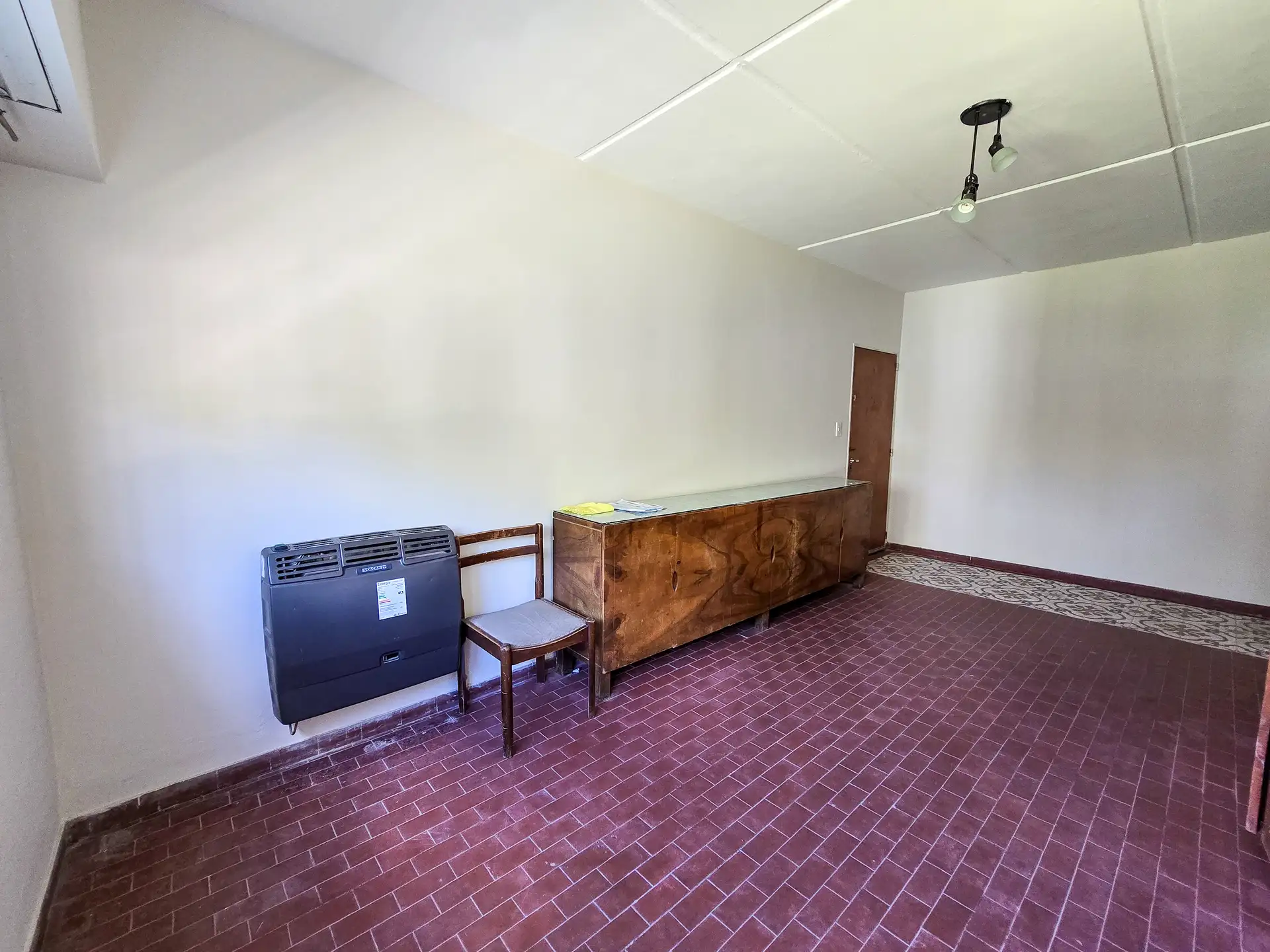 Depto 5 amb externo, 4 dorm, 1 baño completo y toilette — Av. Polonia e Irala