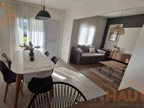 Depto Tipo Casa 6 ambientes con 3 baños