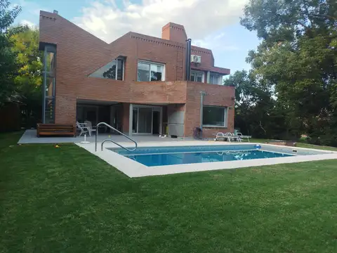 Casa sobre GOLF 3/4 dorm. Reciclada impecable estado Super Luminosa para mudarte YA!!