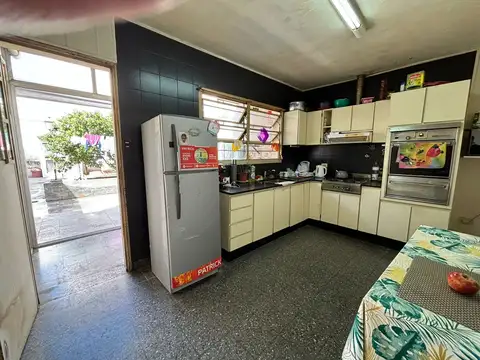Casa 4 ambientes con 1 baño