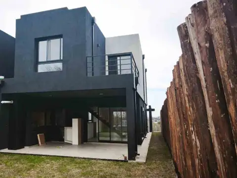 Isidro Ochoa 900